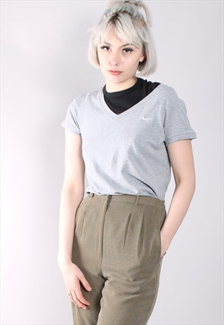 VINTAGE NIKE T-SHIRT