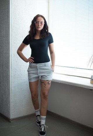 VINTAGE 90'S WHITE STRIPED SHORTS