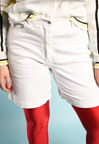 VINTAGE 90S HIGHWAISTED DENIM SHORTS IN PURE WHITE