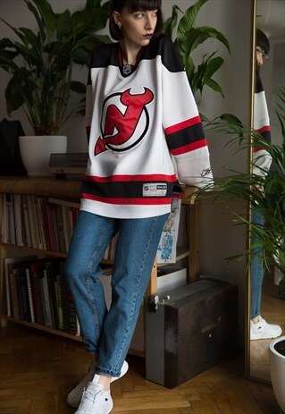 VINTAGE 90'S REEBOK NHL SHIRT