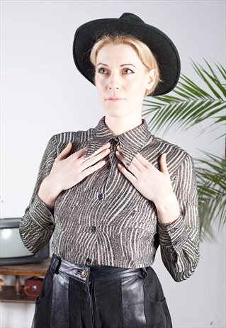 TRU VINTAGE BLOUSE, WITH A POINTY COLLAR AND GOLD THREAD