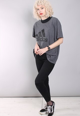VINTAGE ADIDAS T-SHIRT