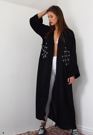 BLACK KIMONO WITH PEARL POCKETS