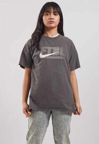 VINTAGE NIKE T-SHIRT