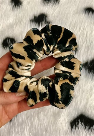 SCRUNCHIE - ANIMAL PRINT VELVET