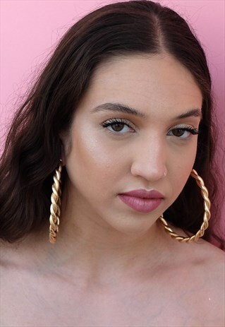 OVERSIZED GOLD HOOPS