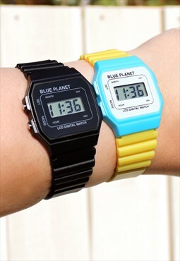 Wear & Share Set of 2 LCD Watches