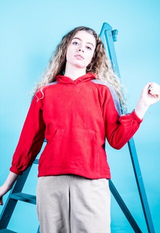 VINTAGE FLEECE IN RED WITH A HOOD