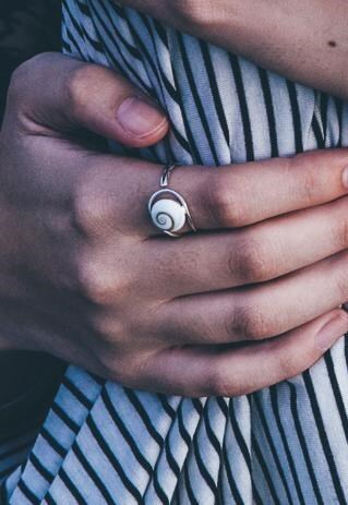 SHIVA EYE SHELL STERLING SILVER RING SEA ESPIRAL WHITE STONE