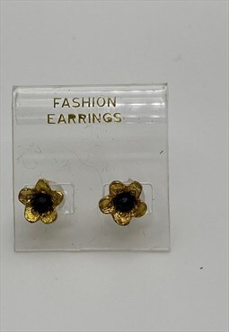 Vintage 80s dead stock gold stud earrings flower 