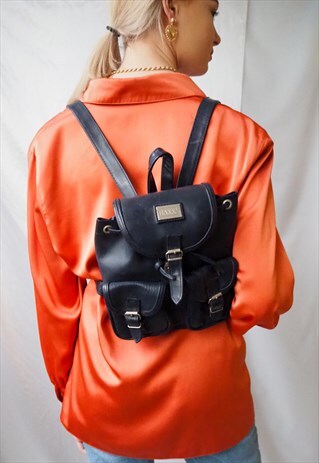 VINTAGE BLACK LEATHER BACKPACK