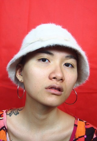 CREAM FLUFFY BUCKET HAT