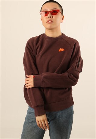 VINTAGE NIKE EMBROIDERED SPELL OUT SWEATSHIRT