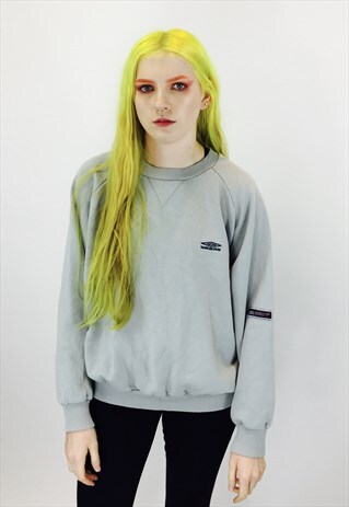 UMBRO 90S EMBROIDERED SWEATSHIRT