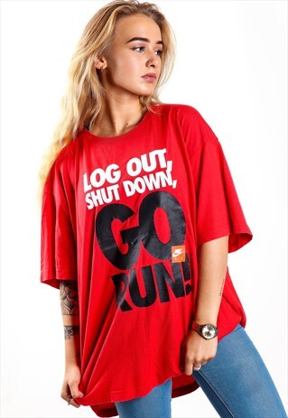 VINTAGE NIKE T-SHIRT T213
