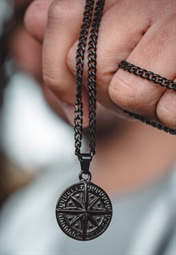 Twistedpendant -  Compass Necklace Matte Black Cuban Chain