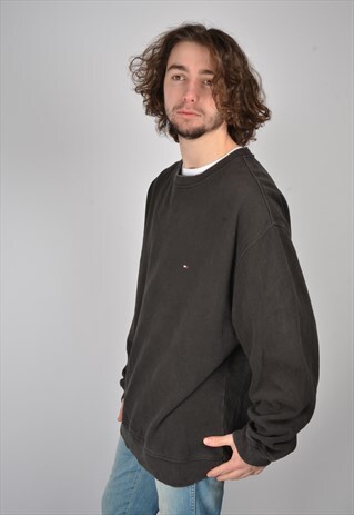 VINTAGE TOMMY HILFIGER SWEATSHIRT IN BLACK