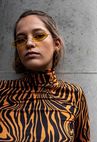 OVAL SUNGLASSES WITH YELLOW LENSES