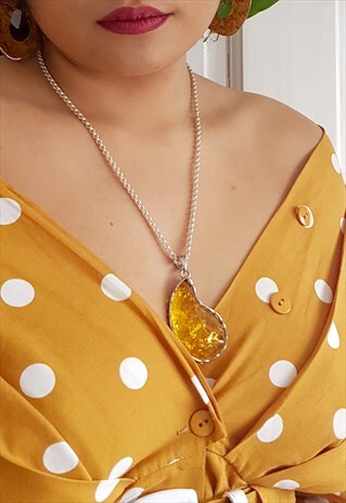 VINTAGE STATEMENT AMBER NECKLACE