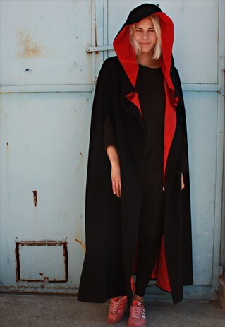 VINTAGE 80' HALLOWEEN BLACK AND RED WOOL PONCHO WITH HOOD