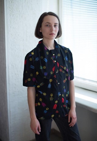 VINTAGE 90'S BLACK PATTERNED SHORT SLEEVED SHIRT