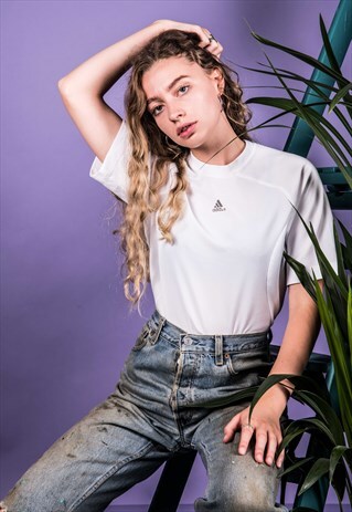 VINTAGE ADIDAS T-SHIRT IN WHITE