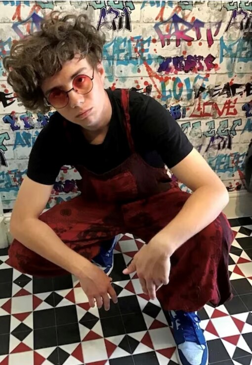 garment image