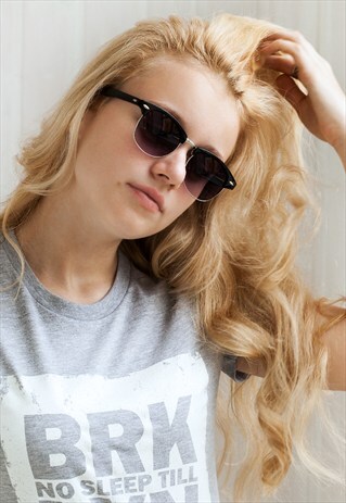SUNGLASSES IN BLACK - HALF FRAMES WAYFARER UV RETRO