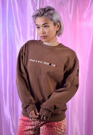 VINTAGE NIKE BROWN EMBROIDERED SWEATSHIRT