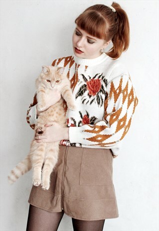 VINTAGE-INSPIRED ROSE KNITTED JUMPER