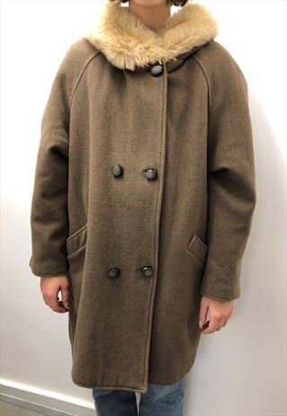 BEAUTIFUL VINTAGE BROWN COAT