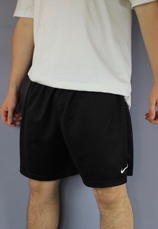 VINTAGE NIKE SHORTS IN BLACK WITH EMBROIDERED LOGO AND DRAWS