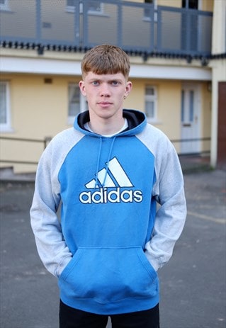 VINTAGE ADIDAS HOODIE