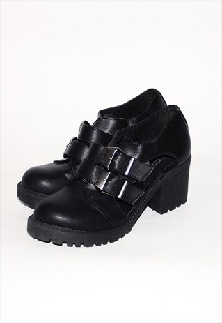 Vintage 90s classic heel loafer shoes in black