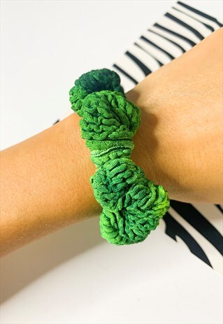 GREEN TIE DYE CRINKLE SCRUNCHIE