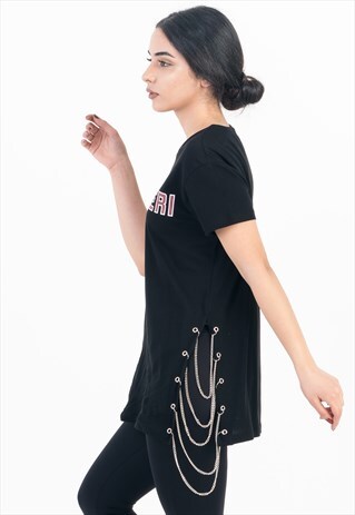PRINTED BLACK T-SHIRT WITH CHAIN DETAIL