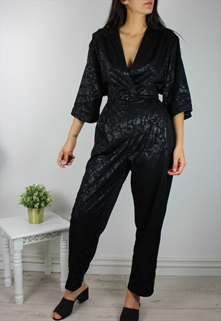 VINTAGE JUMPSUIT IN FLORAL PATTERN & WRAP FRONT