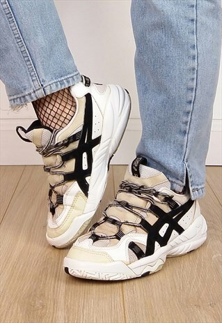 VINTAGE 90'S ASICS RUNNIG SHOES / TRAINERS / UK 4 - 4.5
