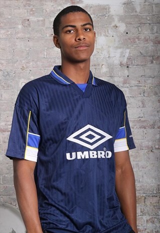 VINTAGE UMBRO BIG LOGO FOOTBALL SHIRT NAVY BLUE