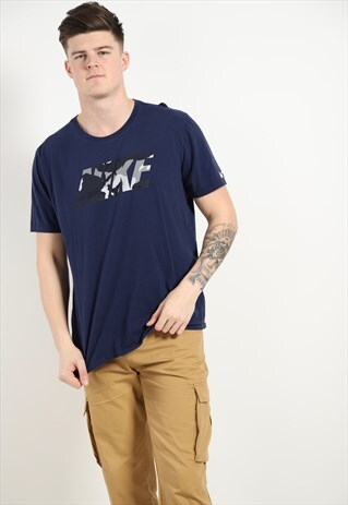 VINTAGE NIKE T SHIRT