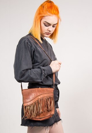 VINTAGE 70'S BROWN LEATHER TASSEL FESTIVAL SHOULDER BAG
