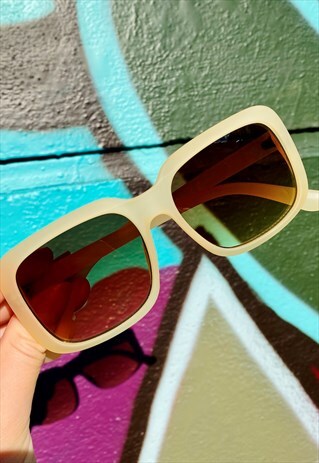 VINTAGE INSPIRED SUNGLASSES SQUARE SHAPE IN CREAM MATT UV400