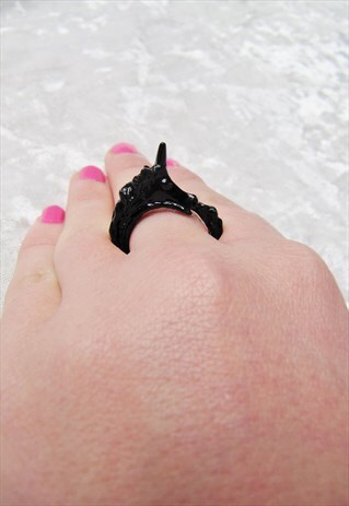 UNICORN BLACK WRAP RING