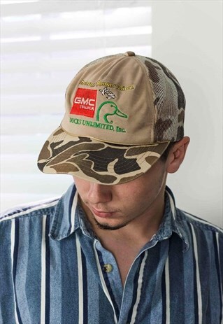 VINTAGE CAMO EMBROIDERED TRUCKER HAT 90S X 2.2