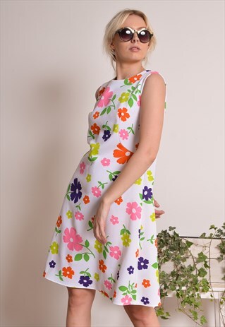 VINTAGE 60S FLORAL HIPPY DRESS IN WHITE