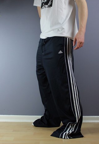 VINTAGE ADIDAS JOGGERS IN NAVY/WHITE EMBROIDERED LOGO