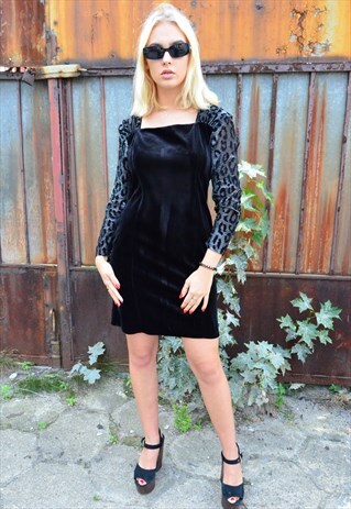 VINTAGE VELOUR BLACK DRESS