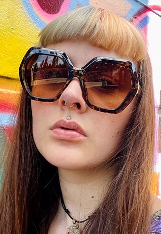 VINTAGE INSPIRED SUNGLASSES EDGY SHAPE IN BROWN LEOPARD