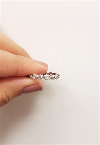 DIAMOND CRYSTALED RING