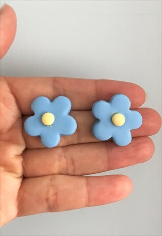 BLUE AND YELLOW DAISY EARRING